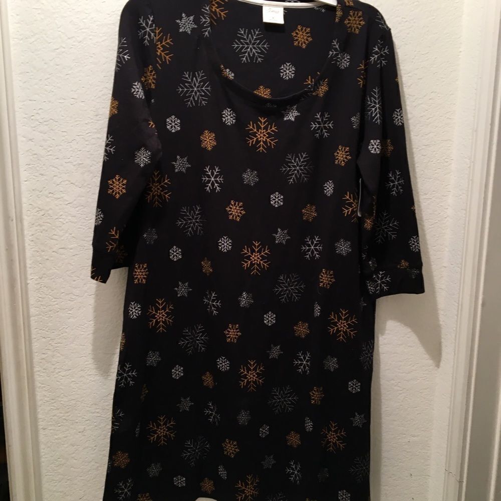New Soma Nightgown XS Sleepshirt Black Snowflakes